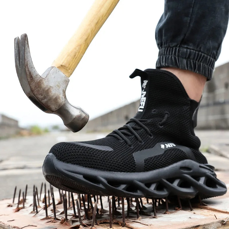 Men Winter Safety Boots Are Light and Comfortable Steel Toe Cap Anti-piercing Industrial Outdoor Work Shoes Foot Protection
