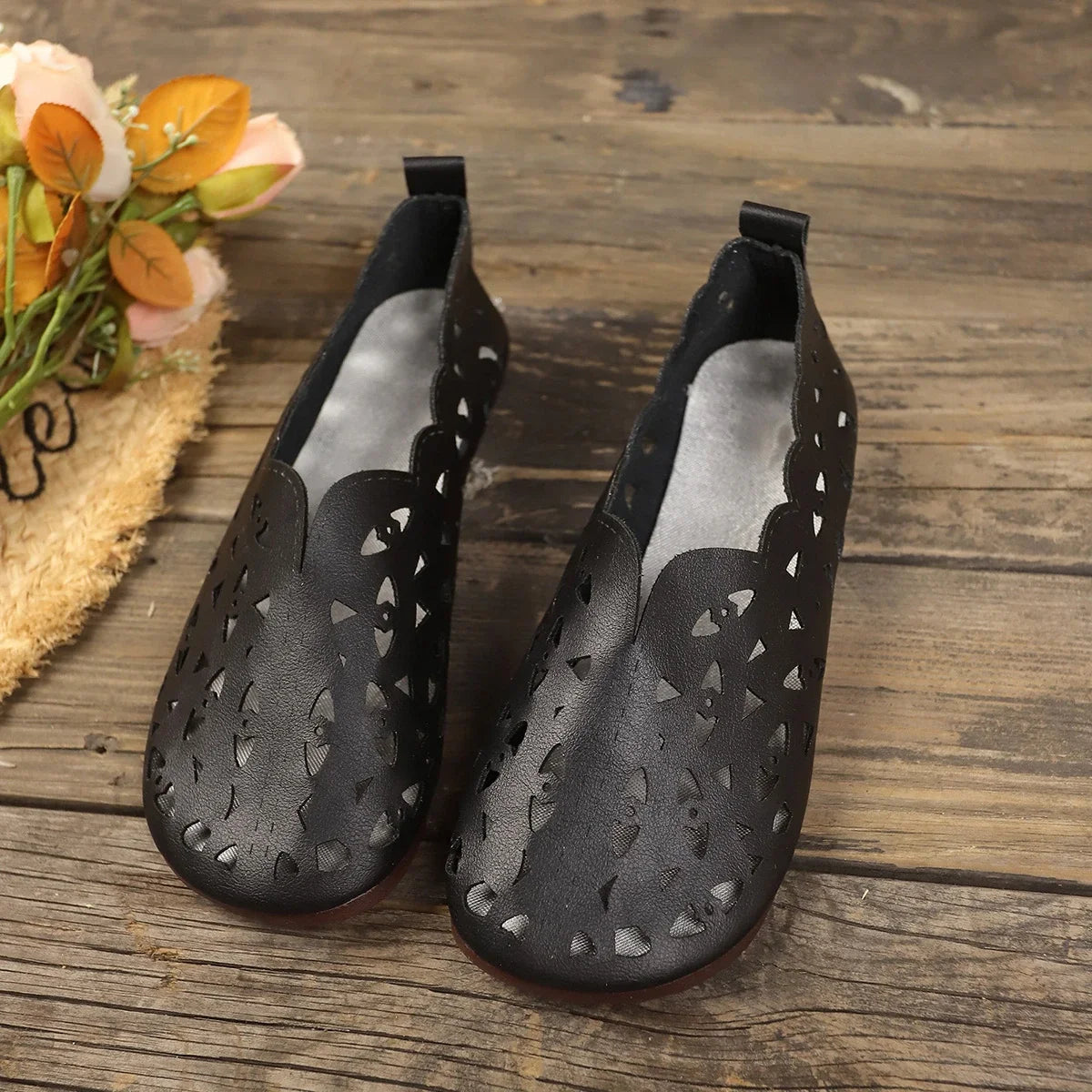 Women's Shoes Summer Fashion Hollow Breathable Flat Sandals Suitable for Women Soft Beach Roman Shoes for Women