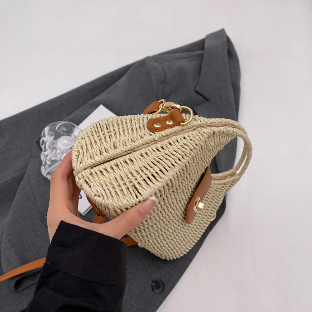 Women Crossbody Bags Handmade Summer Woven Shell Hand-Woven Bag Fashion Holiday Casual Simple Elegant Lady Beach Purse