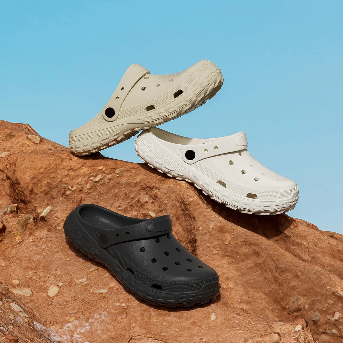 Women and Men's Hole Shoes Summer Non-Slip Outdoor Sandals Closed Toe Soft Feeling Beach Slippers Thick Bottom Soft Bottom