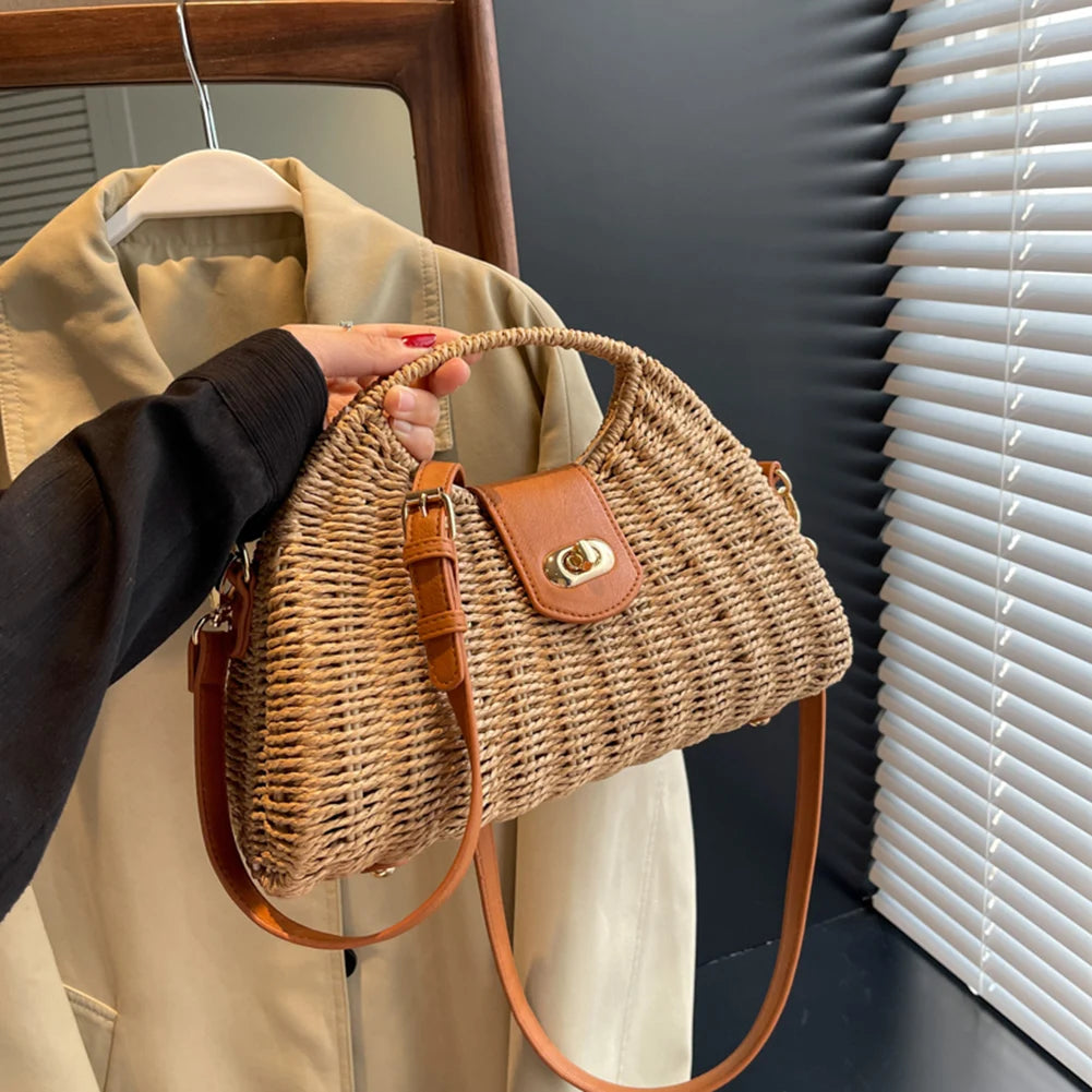 Women Crossbody Bags Handmade Summer Woven Shell Hand-Woven Bag Fashion Holiday Casual Simple Elegant Lady Beach Purse