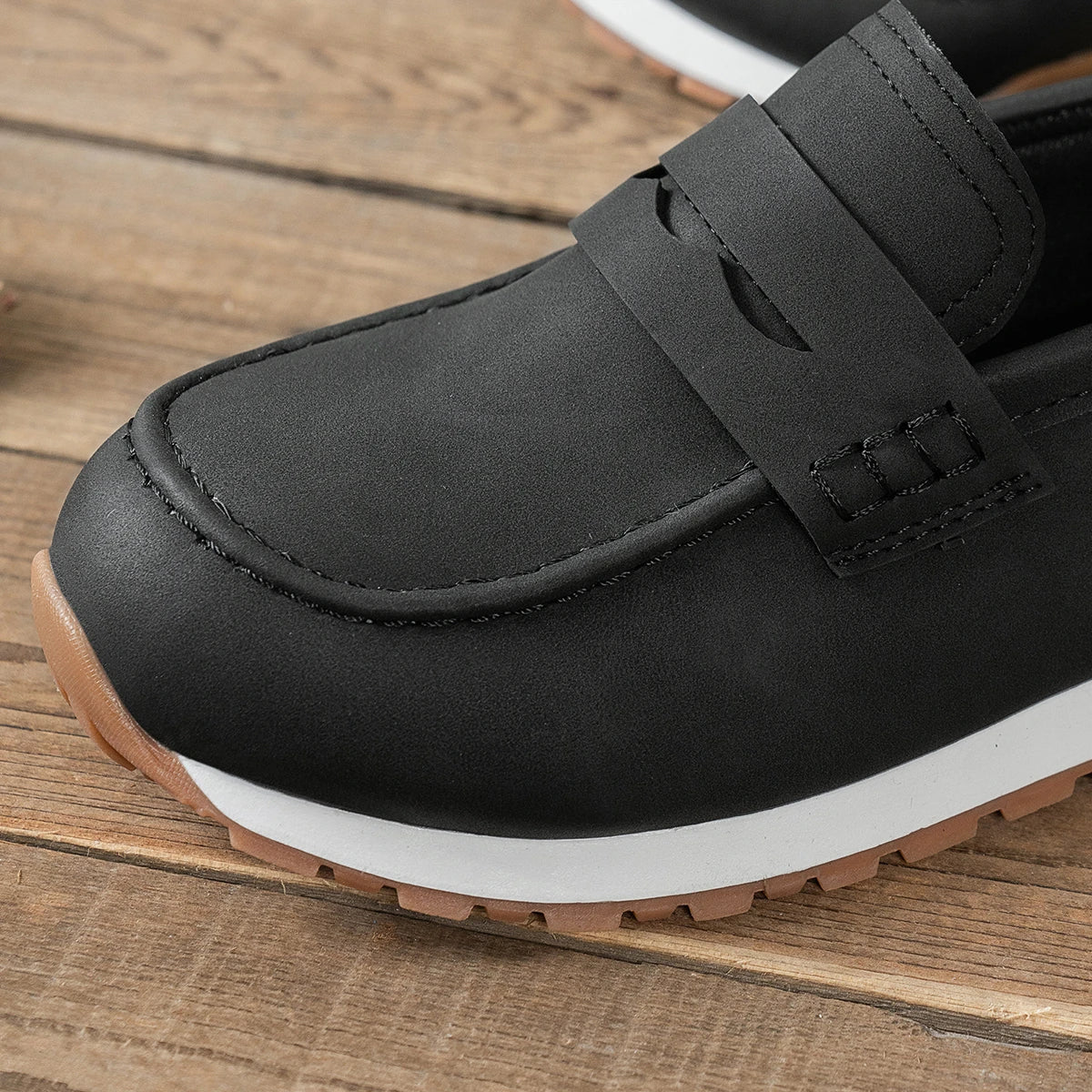 2026 New Shoes for Women Summer Black Casual Flats Ladies Fashion Leather Soft Sole Non-Slip Feminino Sports Shoes