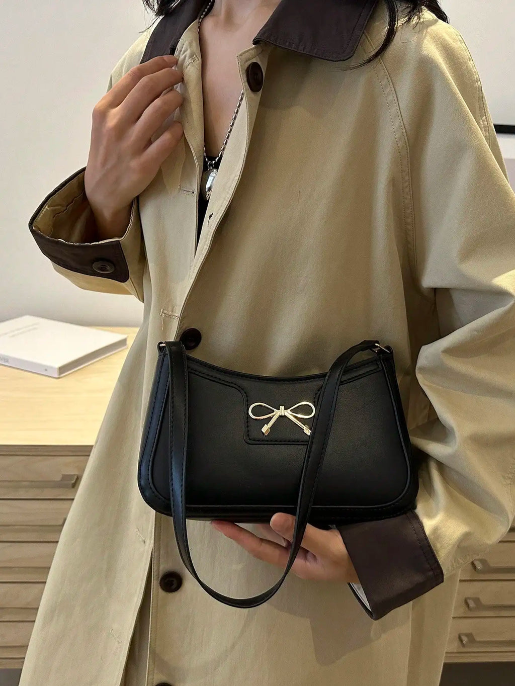Women Handbag, New Autumn/Winter Commuting Shoulder Under-Arm Bag, Korean Fashion Crossbody Bag with Bow Decoration