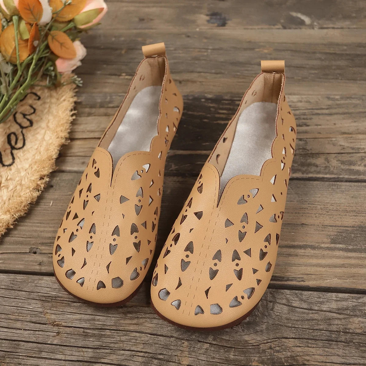 Women's Shoes Summer Fashion Hollow Breathable Flat Sandals Suitable for Women Soft Beach Roman Shoes for Women