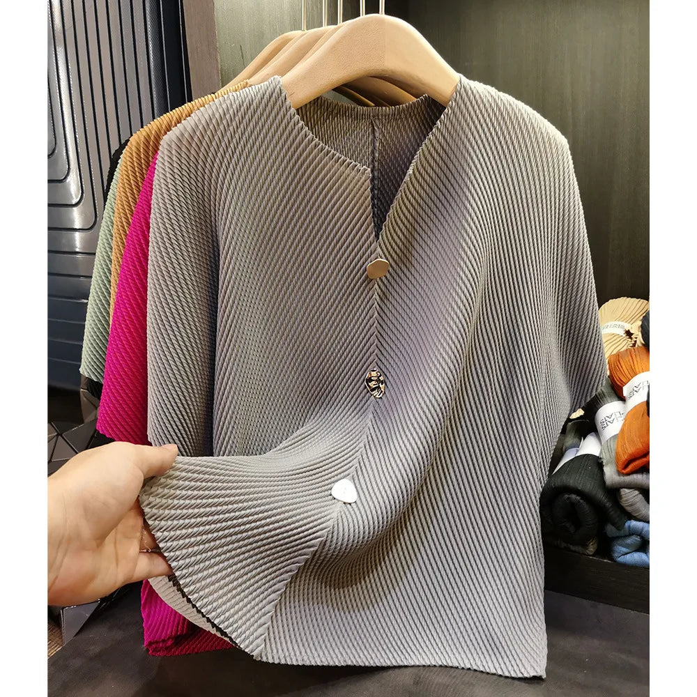Miyake Button Decorative Dragon Scale Pleated Blouse Wild Loose Thin Short-sleeved T-shirt Female Summer New Large Size Clothes