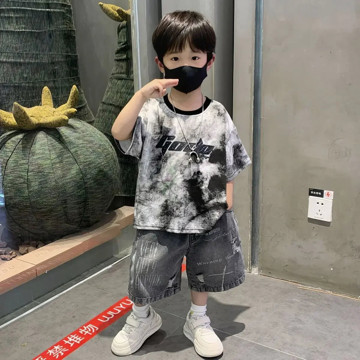 Kids Clothing 2pcs Sets Boys Grey Hole Short Sleeved T-shirt+ Denim Shorts Summer Suit 2025 New  Handsome Baby Clothes