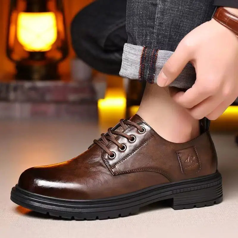 Mens Low Cut Casual Shoes Genuine Leather British Retro Style Business Casual Soft Sole Big Head Work Boots for Spring Autumn