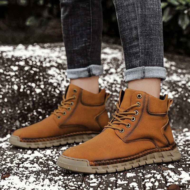 New Men's Outdoor Casual Work Shoes, Slip-resistant and Durable Genuine Leather High-top Outdoor Boots, Men's Short Boots