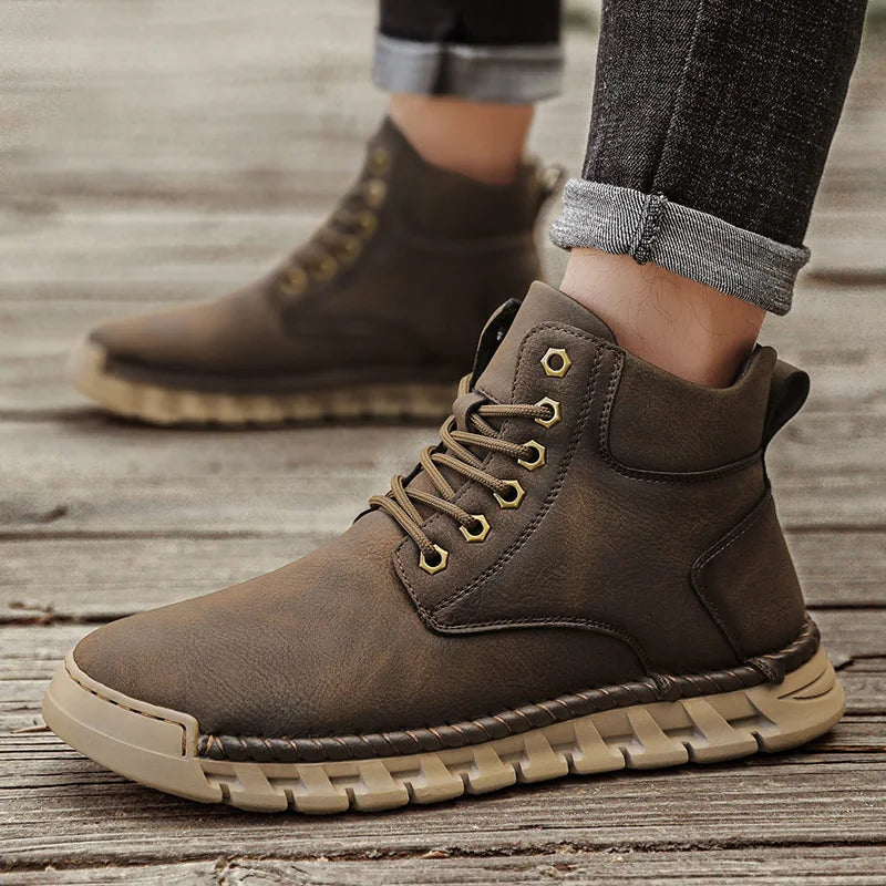 New Men's Outdoor Casual Work Shoes, Slip-resistant and Durable Genuine Leather High-top Outdoor Boots, Men's Short Boots