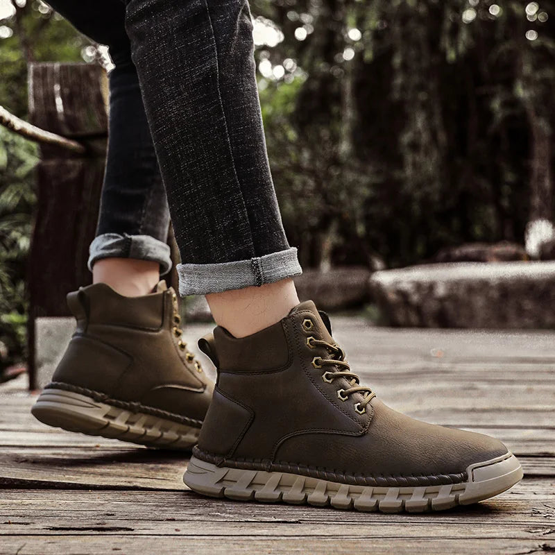 New Men's Outdoor Casual Work Shoes, Slip-resistant and Durable Genuine Leather High-top Outdoor Boots, Men's Short Boots