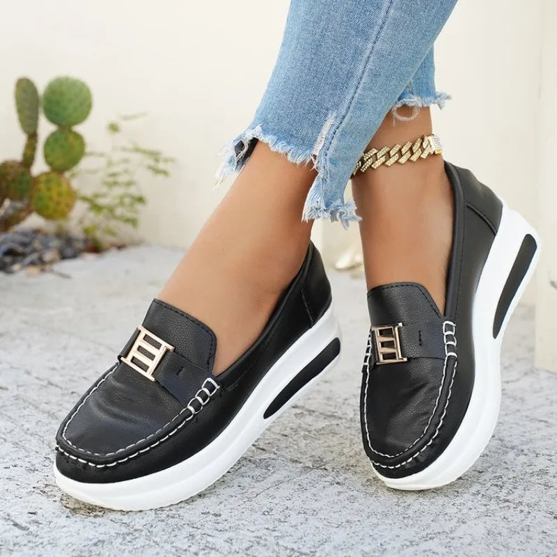 2026 New Women Vulcanized Shoes Round Toe Sneakers Outdoor Female Casual Shoes Platform Walking Women Shoes Slip-on Flat Shoe