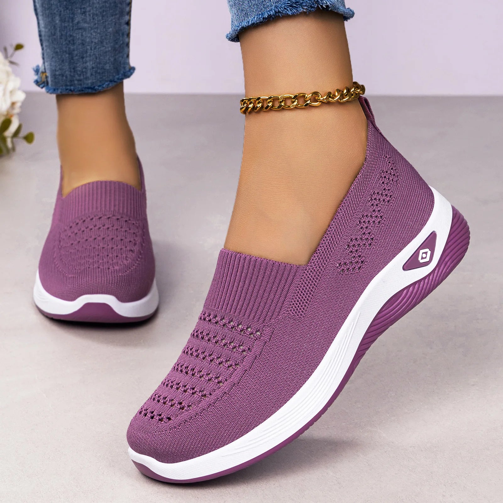 Comfortable Walking Shoes for Women Lightweight Soft Sole Casual Shoes Breathable Non Slip Elderly Mother Shoes Slip On Low Top