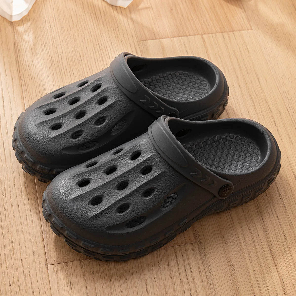 Unisex Closed Toe Non-Slip Beach Sandals