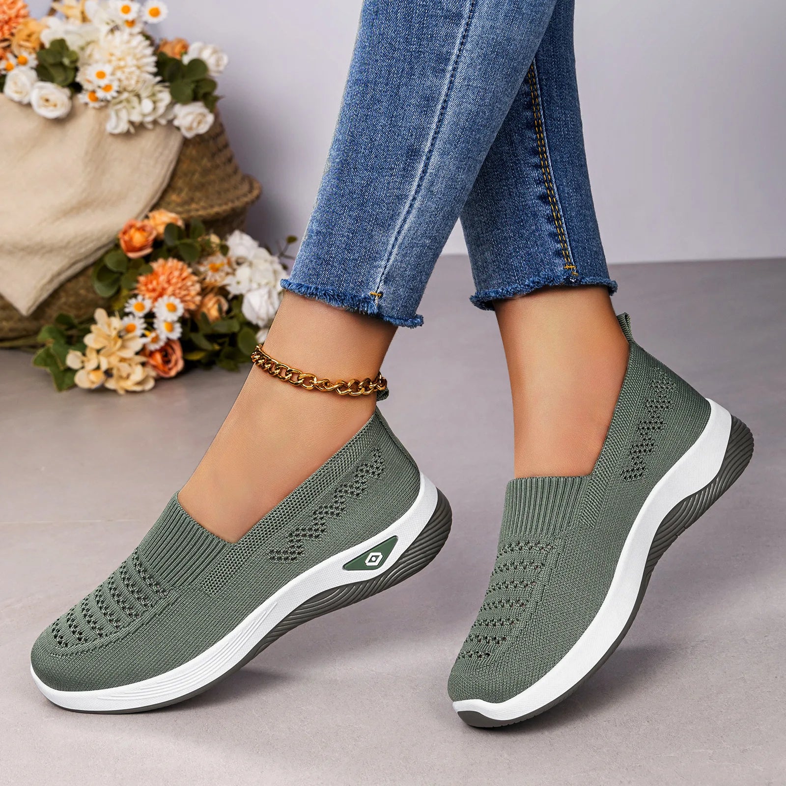 Comfortable Walking Shoes for Women Lightweight Soft Sole Casual Shoes Breathable Non Slip Elderly Mother Shoes Slip On Low Top