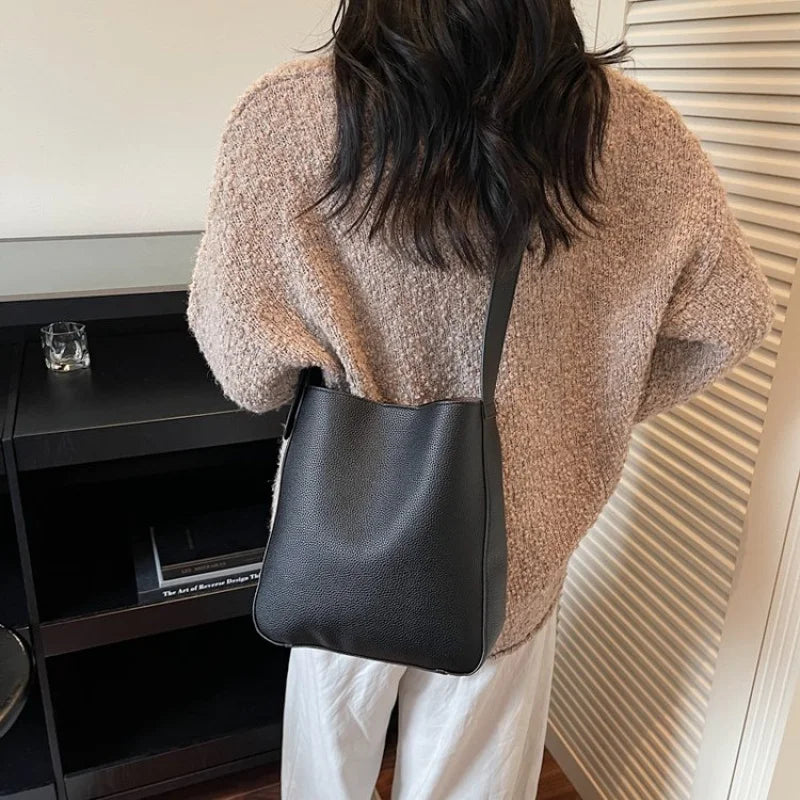 Women's Hand Bags Crafted From Lightweight Leather Boasting Paris Style And Famous Vintage Tidy Look