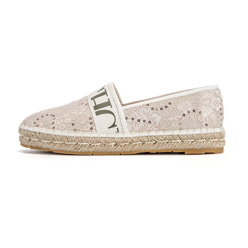 Lightweight and Comfortable Fishing Shoes for Women, Casual Retro Fashion, Durable Flat Sole, Grass Knitted Bottom Design
