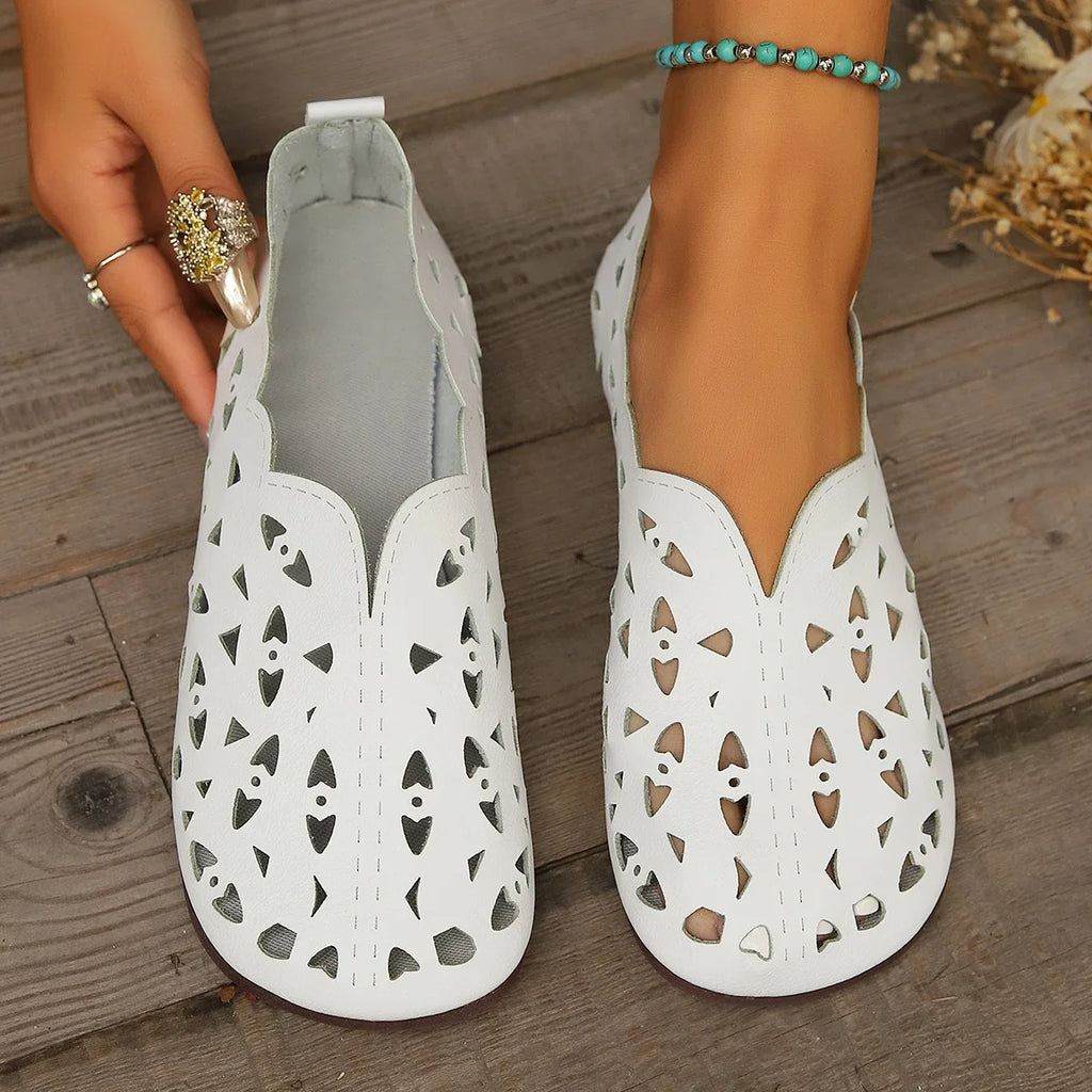 Women's Shoes 2025 Summer New Fashion Hollow Breathable Flat Sandals Suitable for Women Soft Beach Roman Shoes for Women