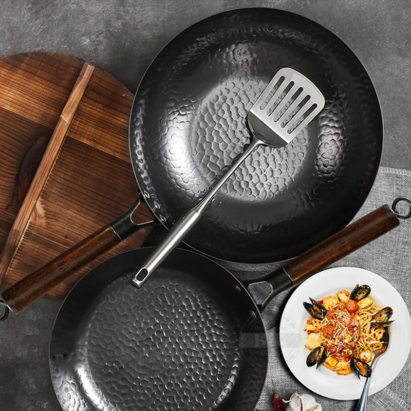 28cm Non-coated Cast Iron Wok Non-stick Pan Smokeless Fried Pan Cook Pots Kitchen Cookware Chef Pan Cooking Tools