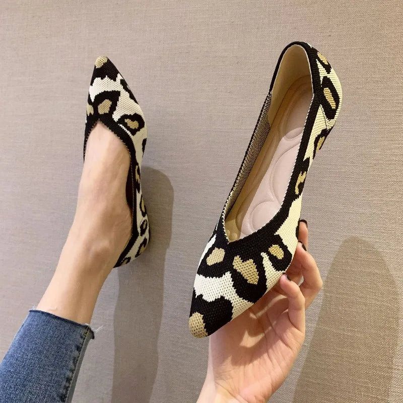 Women's Shoes Breathable Flat Shoes Fashion Soft Sole Knitted Shoes Elastic Comfortable Loafers Pointed Toe Slip on Casual Shoe