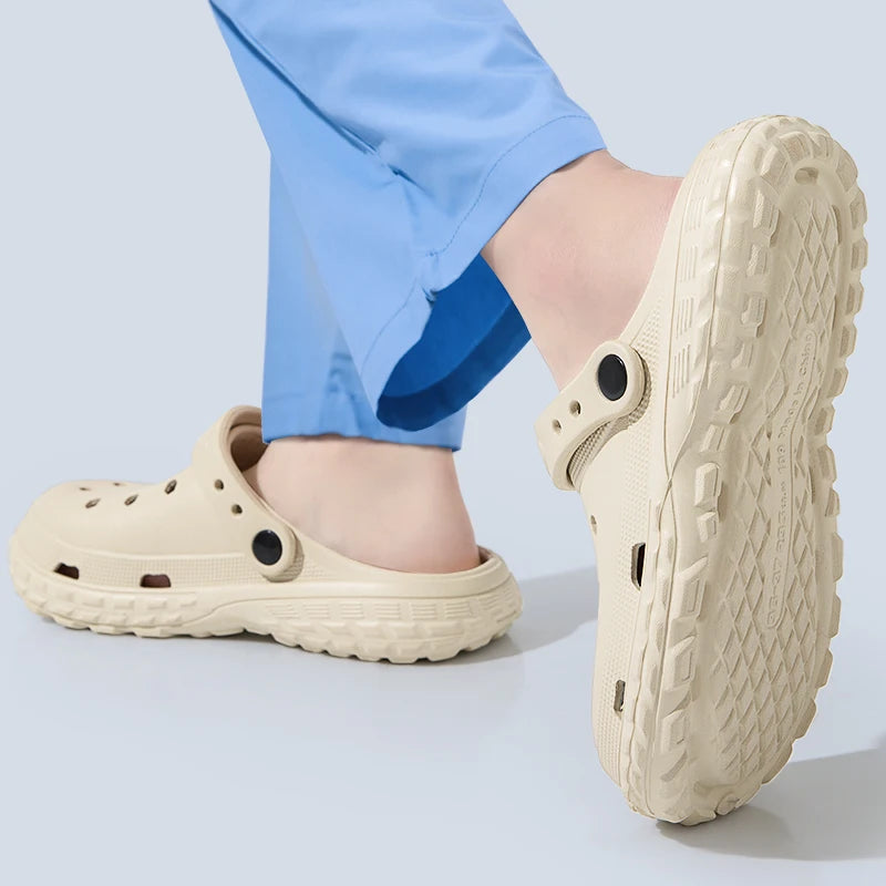 Women and Men's Hole Shoes Summer Non-Slip Outdoor Sandals Closed Toe Soft Feeling Beach Slippers Thick Bottom Soft Bottom