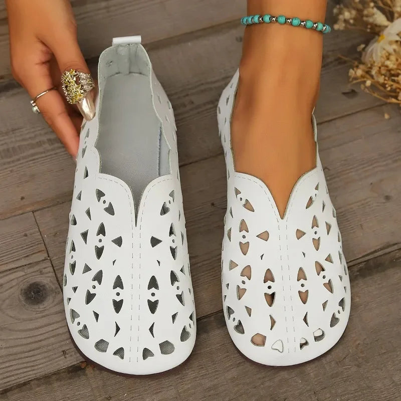 Women's Shoes 2025 Summer New Fashion Hollow Breathable Flat Sandals Suitable for Women Soft Beach Roman Shoes for Women